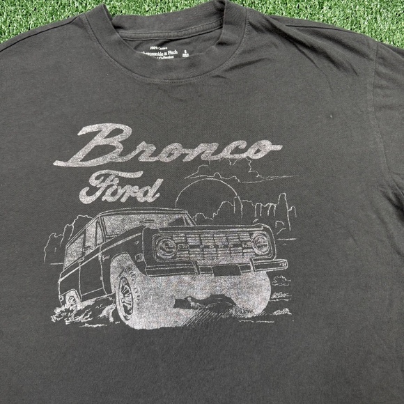 Abercrombie Fitch Ford Bronco Graphic T Shirt Women's Size S Gray Short Sleeve - Picture 3 of 8